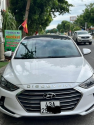Hyundai Elantra 2017 màu trắng tại Quảng Nam