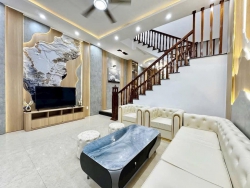 Bán nhà Hoàng Diệu, 3 Tầng, 3 Phòng Ngủ tại Quảng Nam